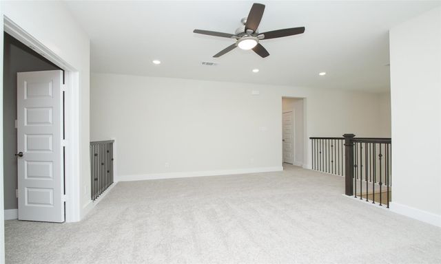 8018 Hingham Lane, The Woodlands, TX 77389
