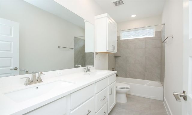 8018 Hingham Lane, The Woodlands, TX 77389