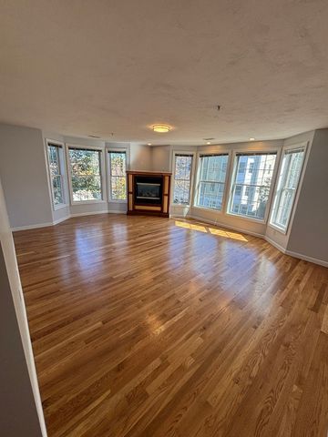 571 Freeport St 4, Boston, MA 02122
