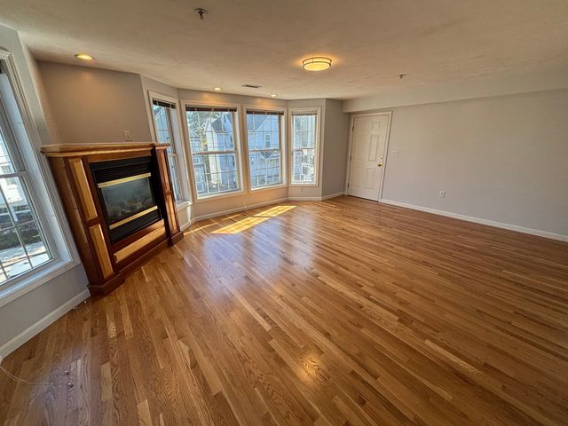 571 Freeport St 4, Boston, MA 02122