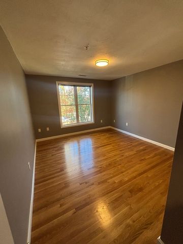 571 Freeport St 4, Boston, MA 02122