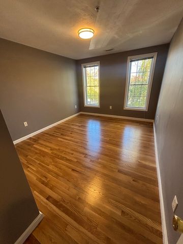 571 Freeport St 4, Boston, MA 02122