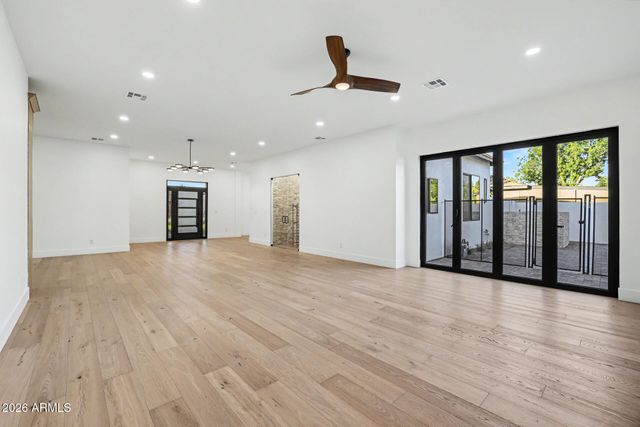 4107 E AVALON Drive, Phoenix, AZ 85018