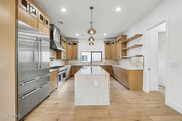 4107 E AVALON Drive, Phoenix, AZ 85018