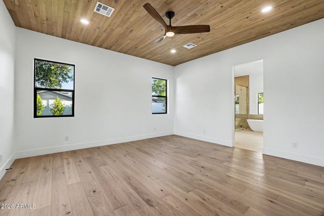 4107 E AVALON Drive, Phoenix, AZ 85018