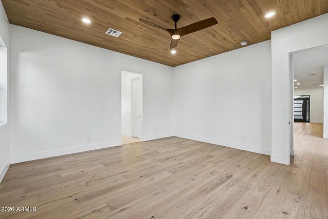 4107 E AVALON Drive, Phoenix, AZ 85018