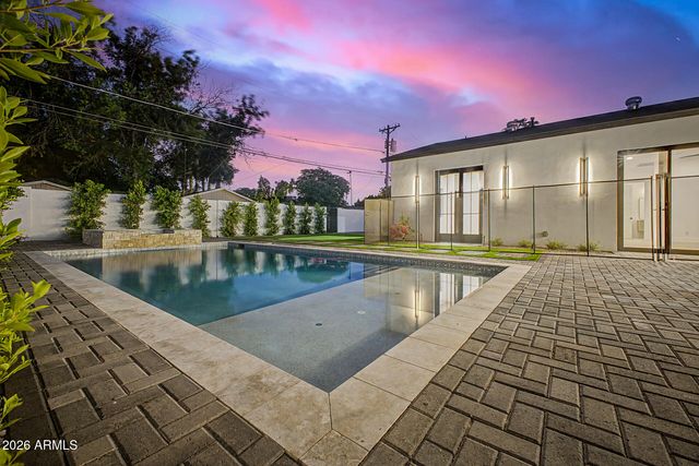 4107 E AVALON Drive, Phoenix, AZ 85018