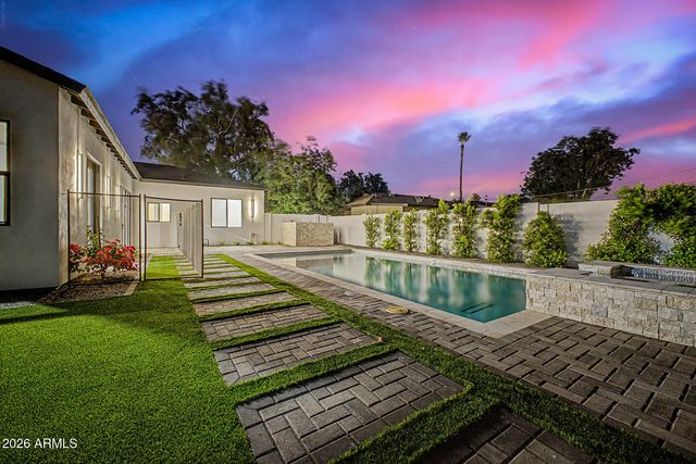 4107 E AVALON Drive, Phoenix, AZ 85018