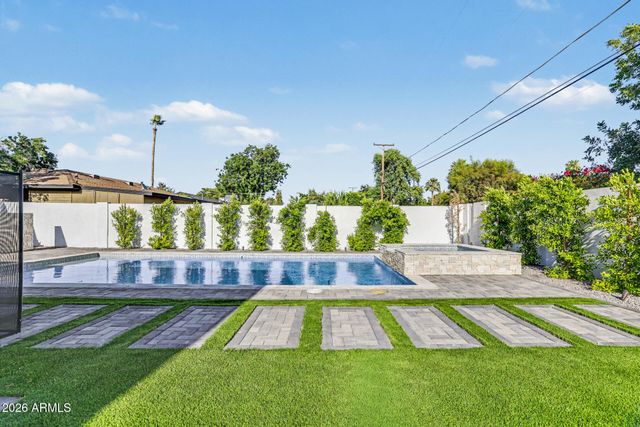 4107 E AVALON Drive, Phoenix, AZ 85018