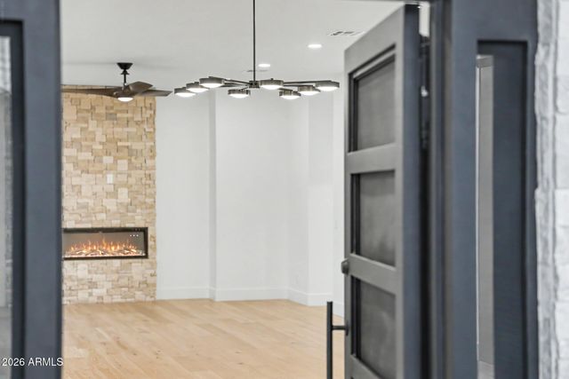 4107 E AVALON Drive, Phoenix, AZ 85018