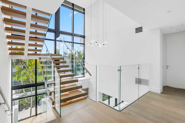 237 Elwa Place, West Palm Beach, FL 33405