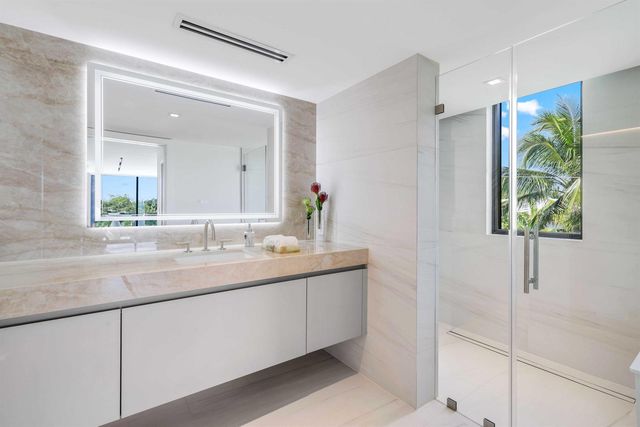 237 Elwa Place, West Palm Beach, FL 33405