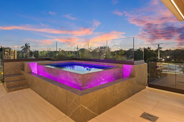 237 Elwa Place, West Palm Beach, FL 33405