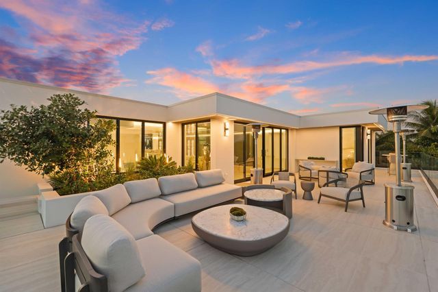 237 Elwa Place, West Palm Beach, FL 33405