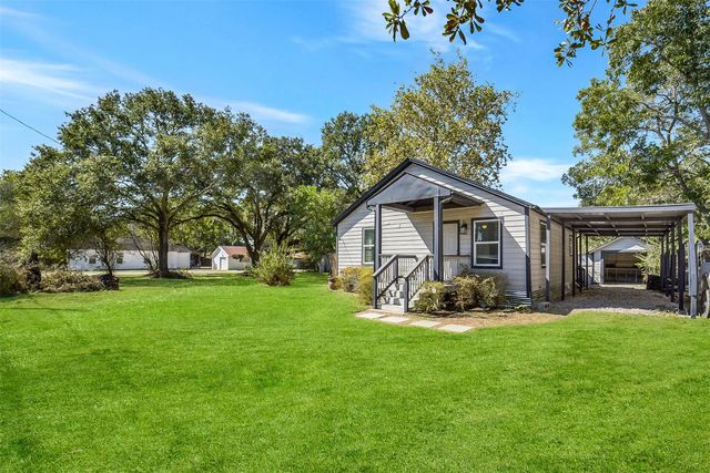 307 Penick Road, Waller, TX 77484