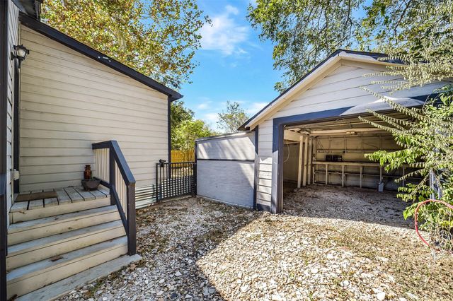 307 Penick Road, Waller, TX 77484