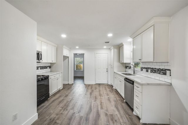 307 Penick Road, Waller, TX 77484