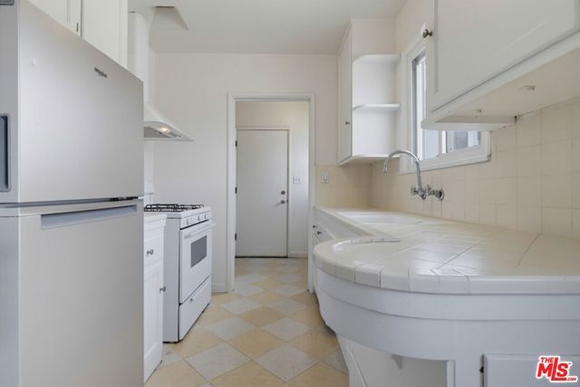 3210 Edward Avenue, Los Angeles, CA 90065