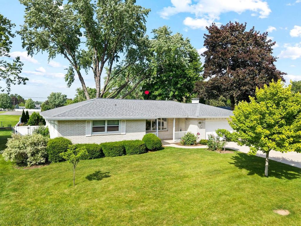 337 BROOKRIDGE STREET, Allouez, WI 54301