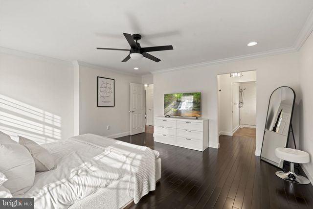 9 CRATER DR, Sewell, NJ 08080