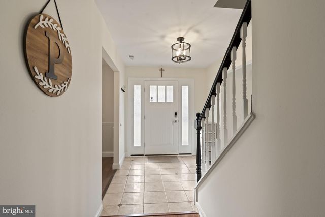 9 CRATER DR, Sewell, NJ 08080