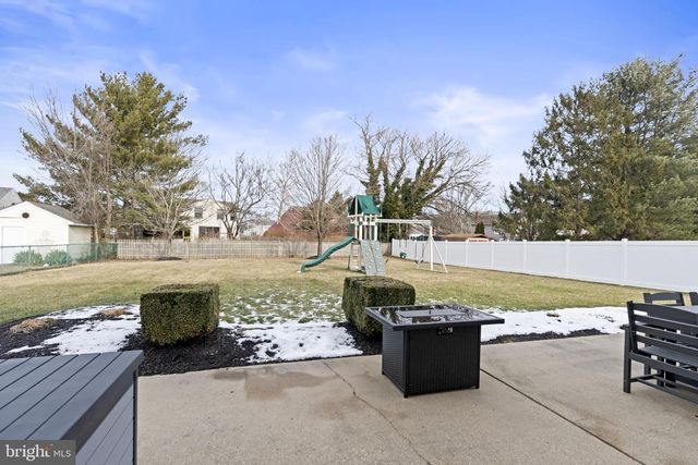 9 CRATER DR, Sewell, NJ 08080