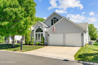 9 Eaton Court, Jackson, NJ 08527