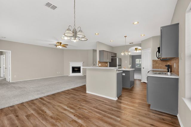 710 Bowie Lane, Mansfield, TX 76063