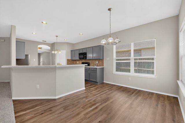 710 Bowie Lane, Mansfield, TX 76063