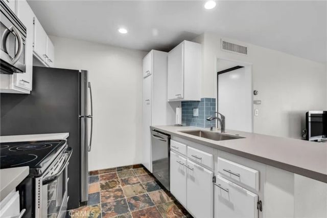 4260 Via Arbolada 206, Los Angeles, CA 90042