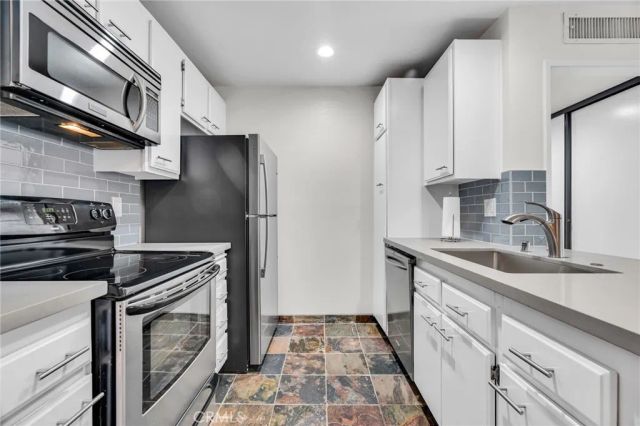 4260 Via Arbolada 206, Los Angeles, CA 90042