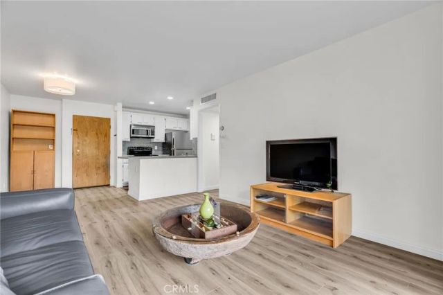 4260 Via Arbolada 206, Los Angeles, CA 90042