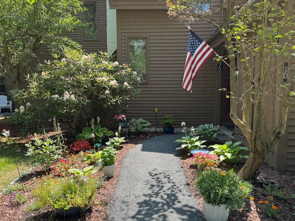 807 Murphys Road # 7D, Hartford, VT 05059