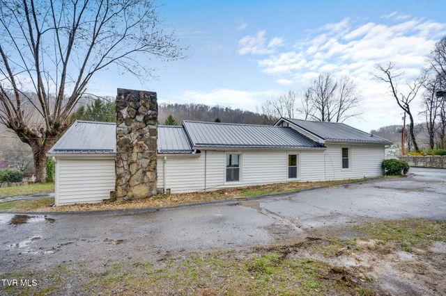 1131 Berry Road, Elizabethton, TN 37643