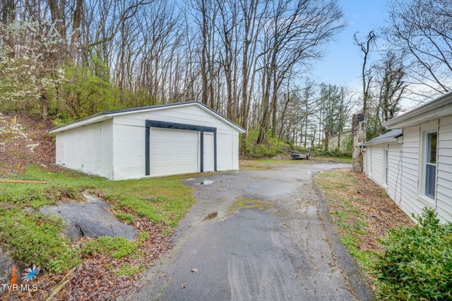 1131 Berry Road, Elizabethton, TN 37643