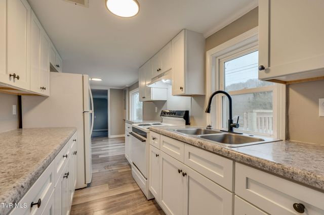 1131 Berry Road, Elizabethton, TN 37643