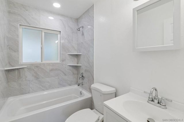 8717 Carribean Way, Santee, CA 92071