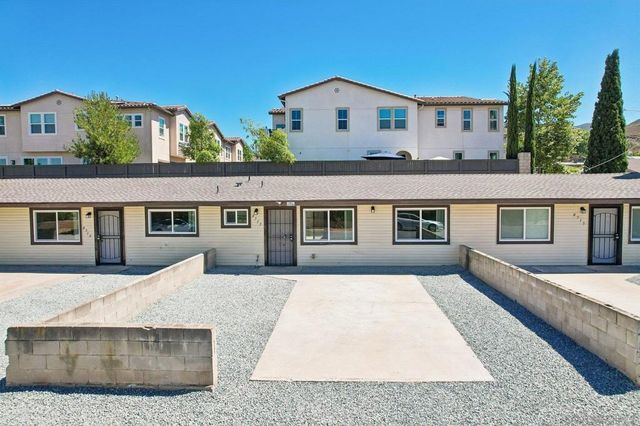 8717 Carribean Way, Santee, CA 92071