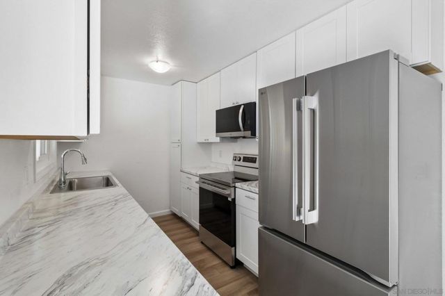 8717 Carribean Way, Santee, CA 92071