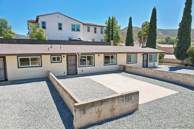 8717 Carribean Way, Santee, CA 92071