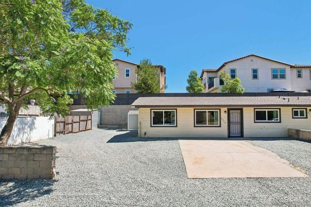 8717 Carribean Way, Santee, CA 92071