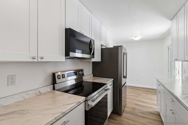 8717 Carribean Way, Santee, CA 92071