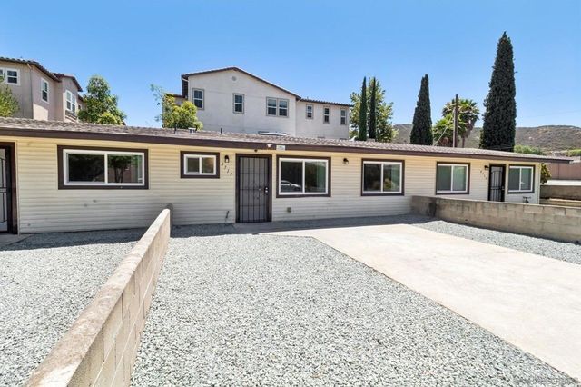 8717 Carribean Way, Santee, CA 92071