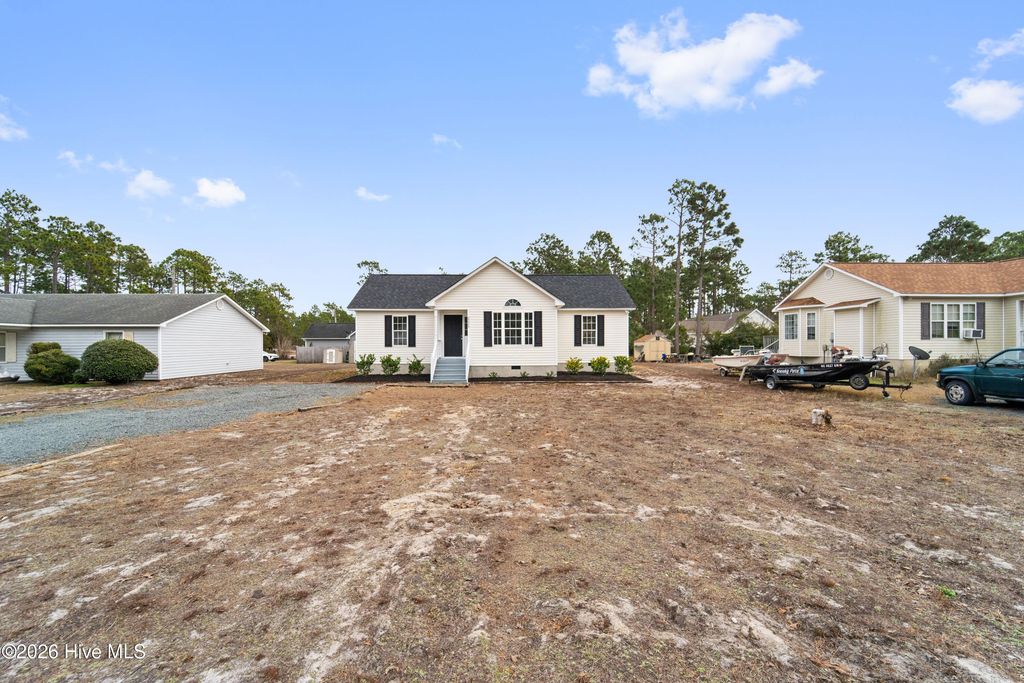2228 E Boiling Spring Road, Southport, NC 28461