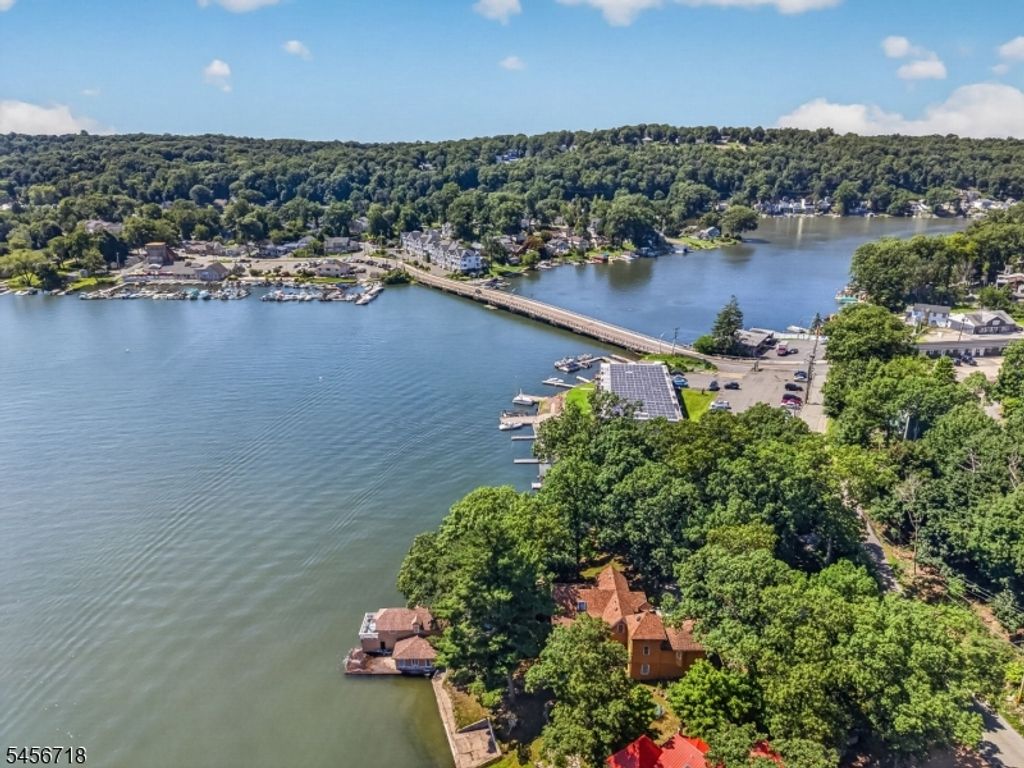 90 Ithanell Rd, Hopatcong Boro, NJ 07843 — photo 5