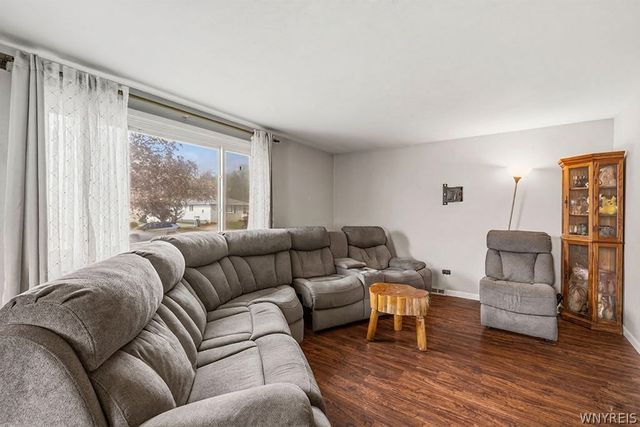 71 East Cherbourg Drive, Cheektowaga, NY 14227