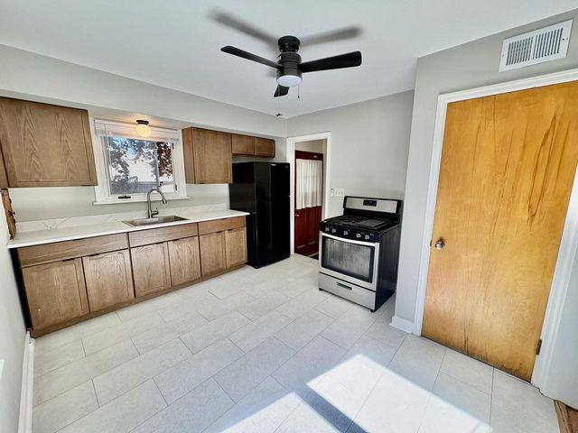 6709 Chambers STREET, Milwaukee, WI 53210