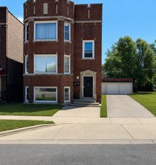 7961 S Essex Avenue, Chicago, IL 60617