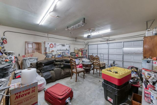 1055 E Dinuba Avenue, Reedley, CA 93654