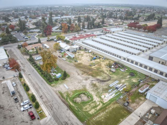 1055 E Dinuba Avenue, Reedley, CA 93654